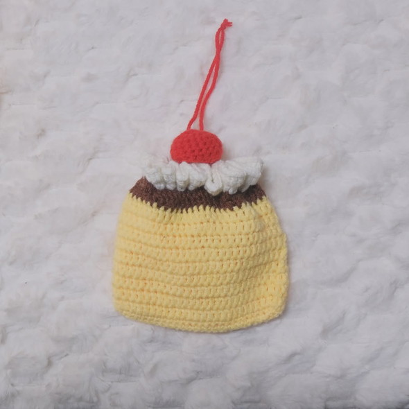 プリンモチーフの編み物巾着