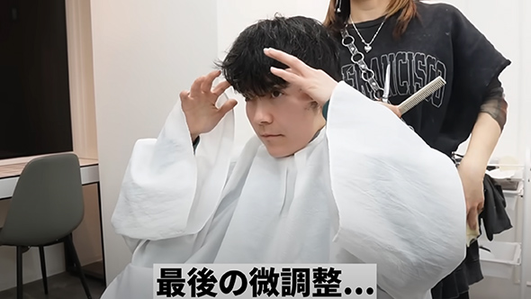 アメリカ人女性が日本の美容院で4年振りにカット