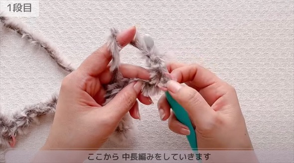 材料費300円でできるもこもこマフラー