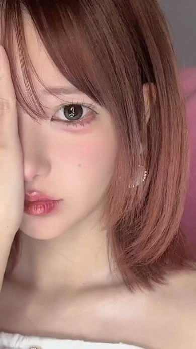 最初はあいらしい「童顔メイク」