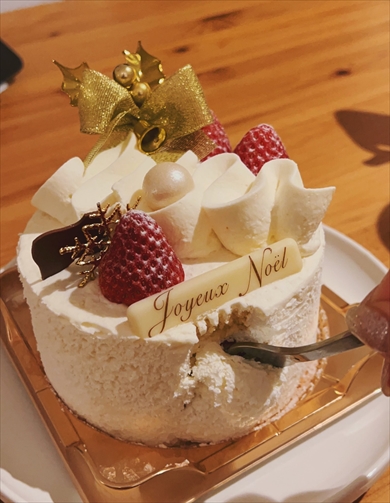 ホールケーキを丸ごと食べた大人の本音