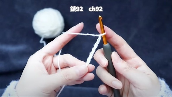 セリアの毛糸を編んでいくと