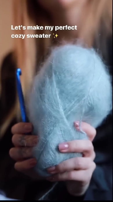 モヘアの毛糸で畝編みしたセーター