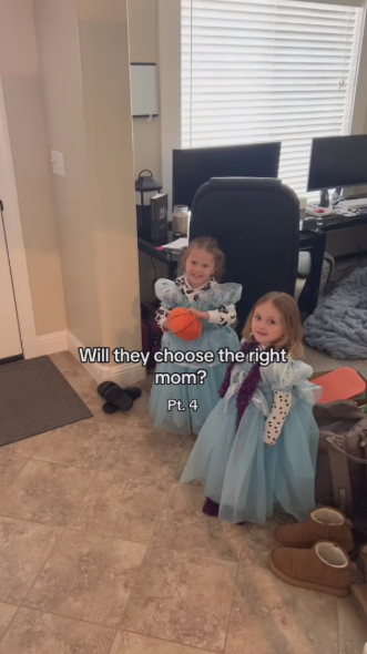 おそろいの衣装を来た娘たち