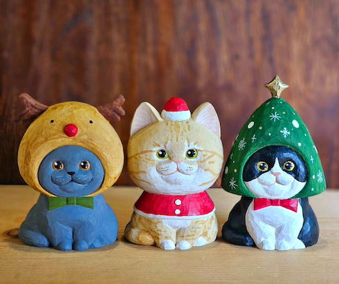 木彫りのクリスマス猫