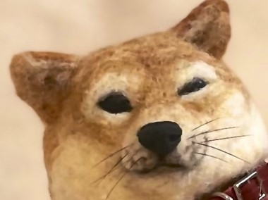 羊毛フェルトで作った散歩を嫌がるワンコ