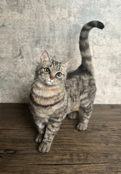 羊毛フェルトで作った散歩を嫌がるワンコ