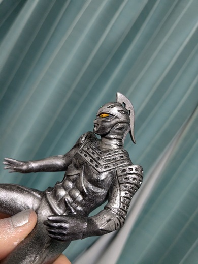 塗装している最中のウルトラセブンXフィギュア