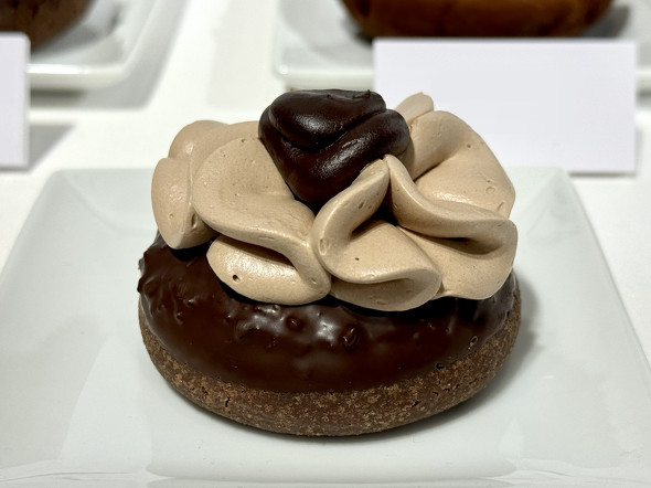  ミスタードーナツ ピエールマルコリーニ ミスド チョコ バレンタイン 期間限定 コラボ