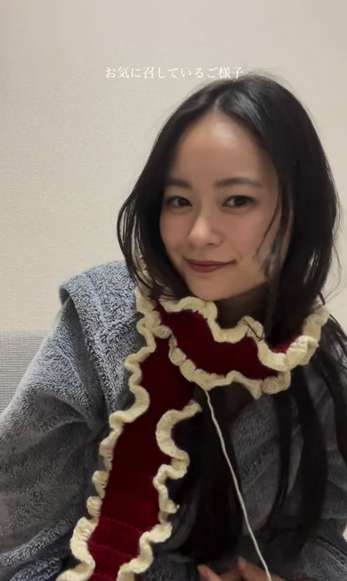 フリフリのマフラーを編む