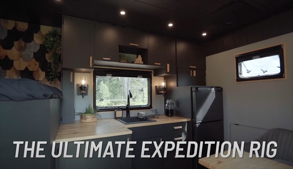 BOXトラックを冒険用車両に改造