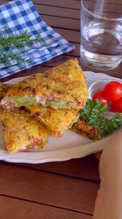 手軽に作れるキャベツのカリカリチーズ焼きがおいしそう