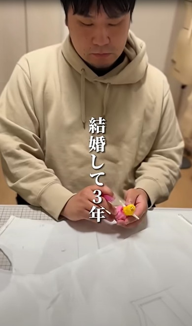 パパが娘にピーチ姫のドレスを作った