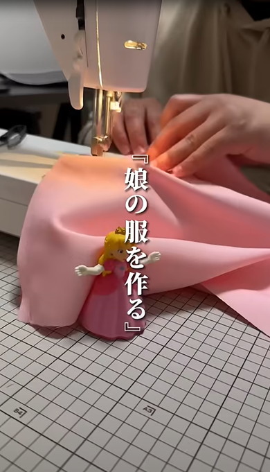 パパが娘にピーチ姫のドレスを作った