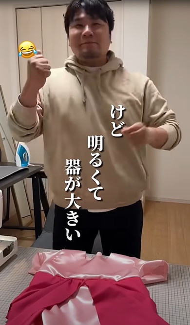 パパが娘にピーチ姫のドレスを作った