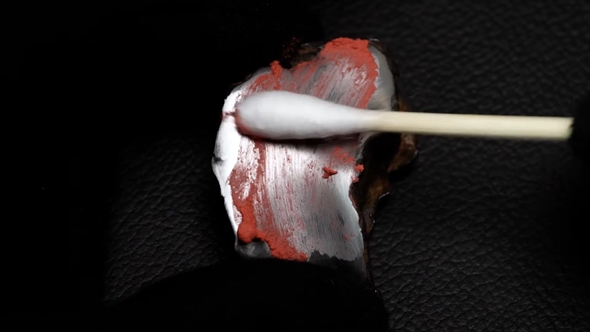 鉄隕石を鏡のようにピカピカに磨く