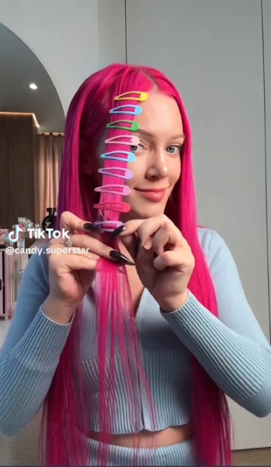 右サイドからピンをつける様子