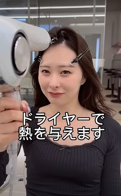 10秒でできる前髪根本の立ち上げ方