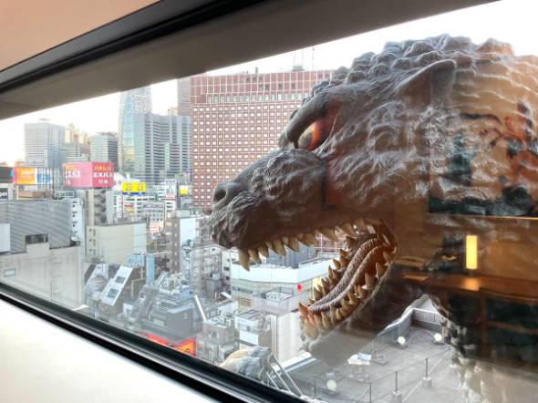 ホテルグレイスリー新宿のGODZILLA VIEW ROOM