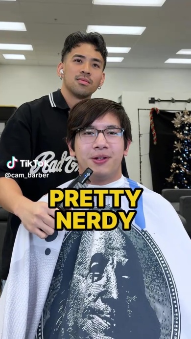 「オタクっぽく見える」の一言