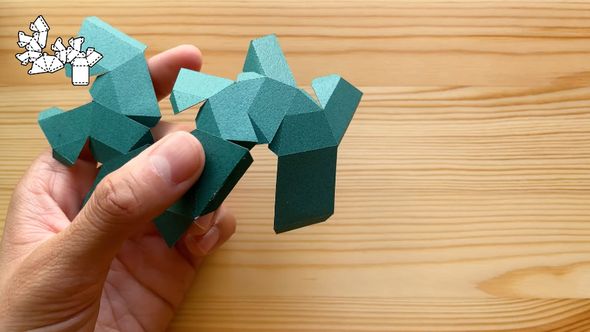 折り曲げられた展開図