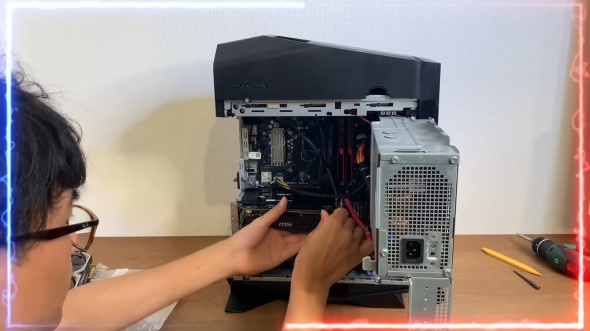 購入したグラボを装着