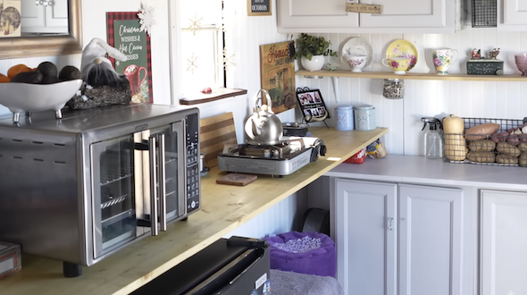 多機能オーブレンジとコンロ