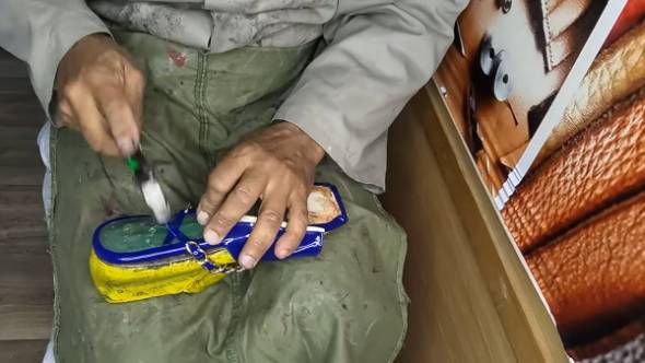 古いサンダルを新しくリメイク