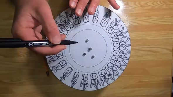 円盤に複数の円を描く