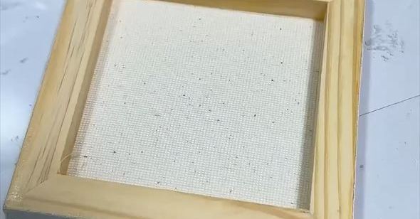 絵画(糸を使って描いた絵) 1本の糸で作った作品の思わぬ美しさが200万再生 「めちゃくちゃ