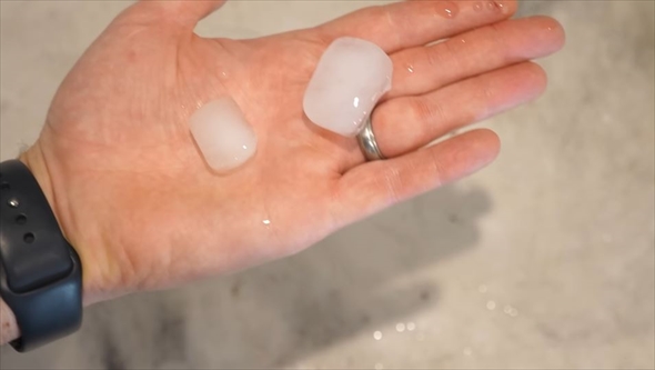 実験：雪に液体窒素をかけたら？