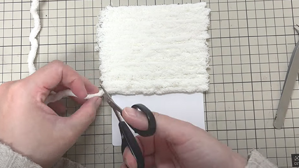 100均のもこもこ毛糸で作るミニチュアラグ