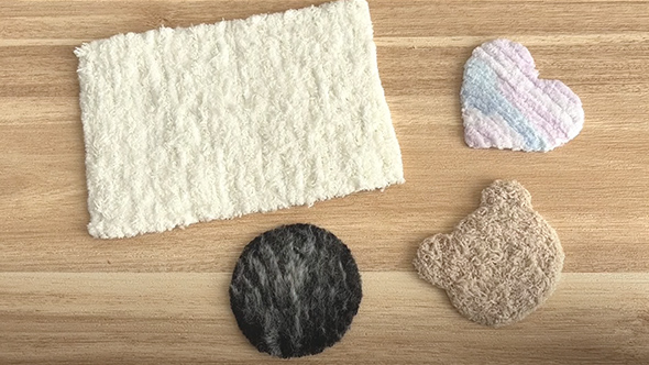 100均のもこもこ毛糸で作るミニチュアラグ