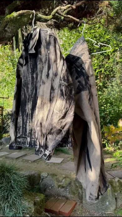 ズボンと一緒だとこんな感じ