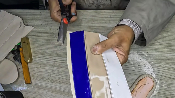 新品のように生まれ変わるサンダル