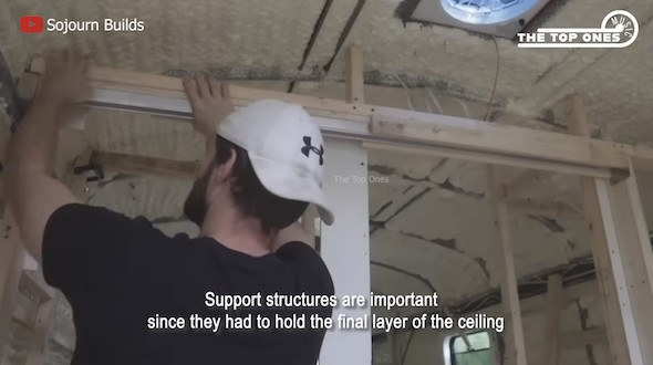 内部構造に着手