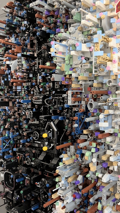 ごちゃごちゃのレゴの山を遠くから見たら……