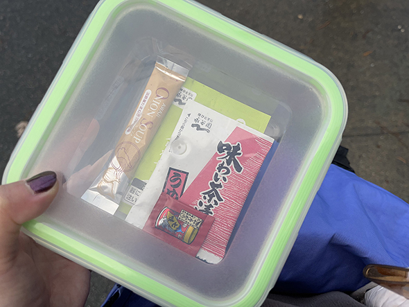 借りたタッパーは空では返さない主義