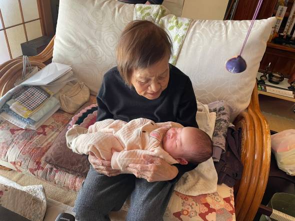 年齢差99歳の赤ちゃんとひいおばあちゃん