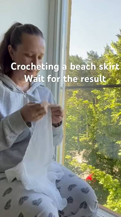 細い毛糸で編んだシアースカート