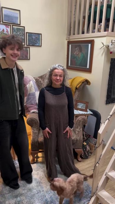 お母さんの服を息子がスタイリング