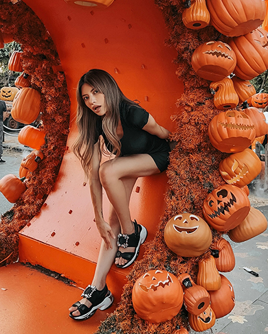 「気付かなかった」と話題のおなかぽっこりショット