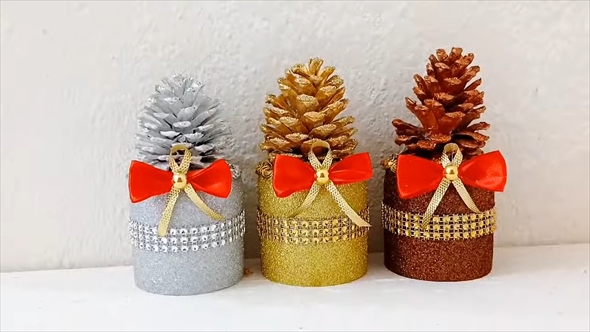 松ぼっくりと空き缶で作るかわいい置物