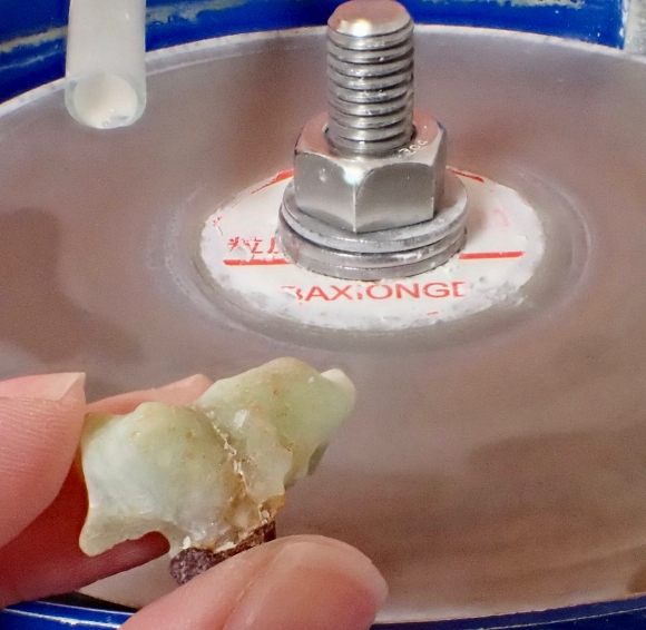 宝石研磨 フォスフォフィライト レアストーン