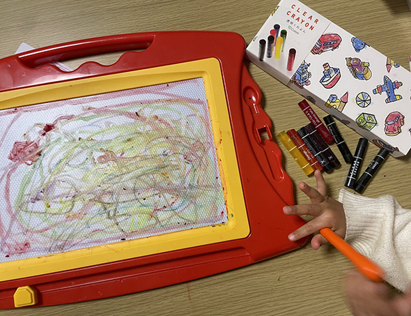 お絵かきおもちゃでまさかの悲劇