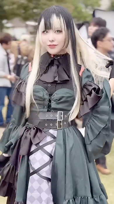 コスプレメイクで儒烏風亭らでんさんに変身