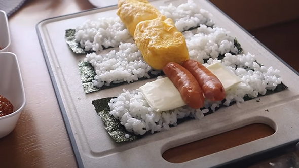 子どもでも食べやすい小さめおにぎらず