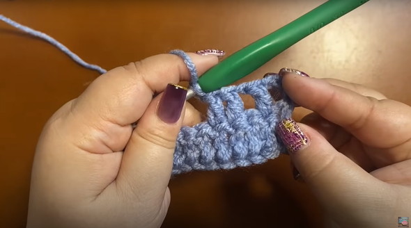 カーディガンを編む