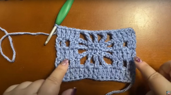 カーディガンを編む