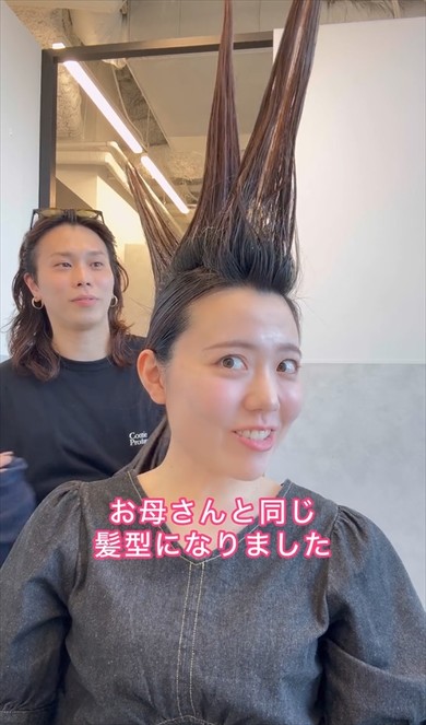 髪の毛を切り間違えた女性